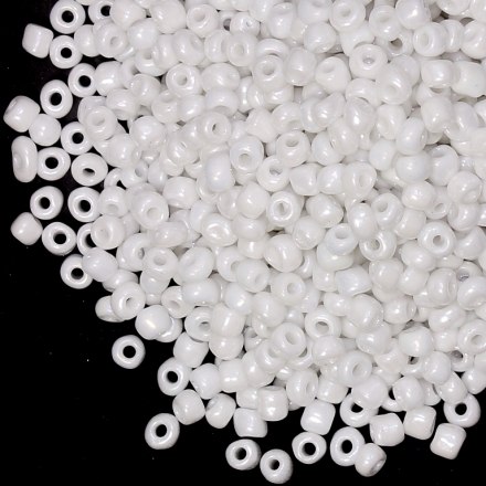 GLASS SEED BEADS - BALL 4mm - OPAQUE GLOSS - WHITE 121 - 50g Hole-1.5mm