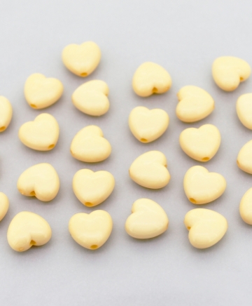 OPAQUE PLASTIC BEADS - HEART 01 - 10x10.5x6mm ECRU С16 - 50g Hole-1.8mm (125pcs.)