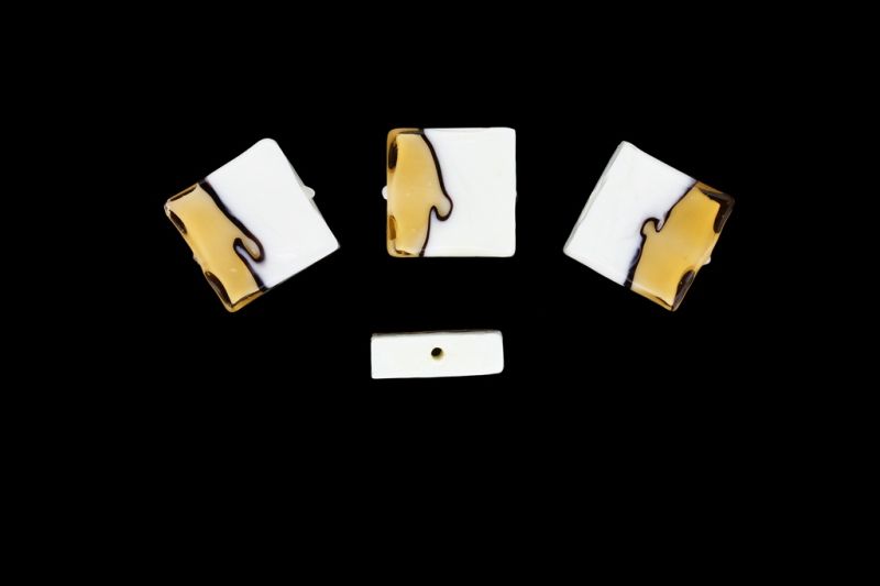 GLASS BEADS - MURANO STYLE - SQUARE - OPAQUE WITH TRANSPARENT - 20х20х7mm WHITE-BROWN (LIGHT)-PURPLE (DARK) - 15pcs. Hole:1.5mm