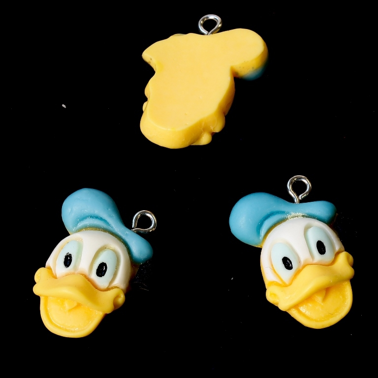 PLASTIC BEADS - RESIN 3D - PENDANTS - DONALD DUCK 01 - 18x24x8mm YELLOW AND BLUE - PACKAGE 30pcs. Hole-2.2mm