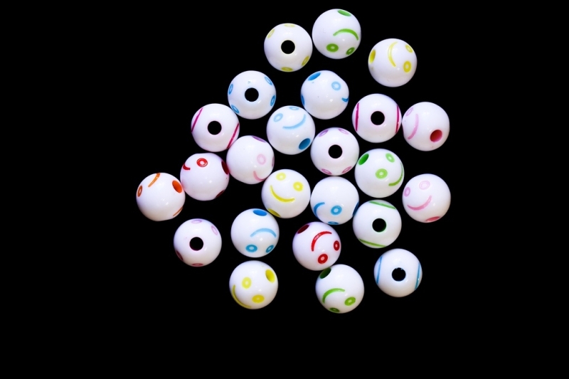 ACRYLIC BEADS - SMILEY FACE - BALL 02 - 10mm MIX (LIGHT) - 50 g Hole-2.8mm (93pcs.)