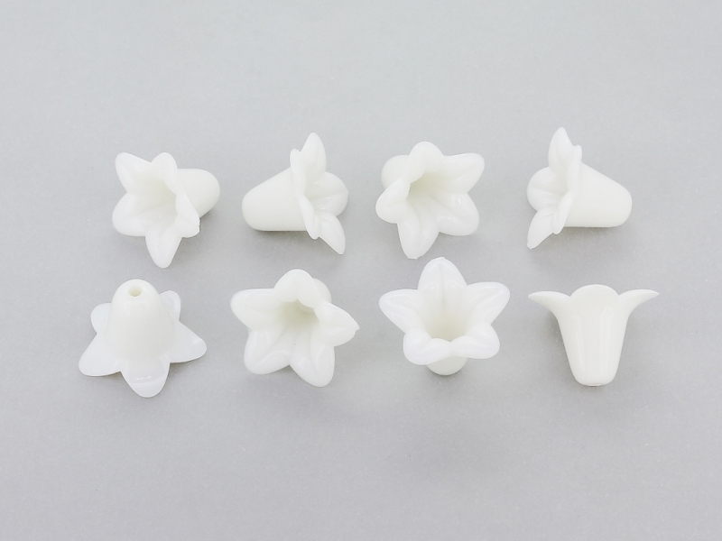 OPAQUE PLASTIC BEADS - FLOWER BELLFLOWER - 17x12mm WHITE С01 - 50g Hole-1.8mm (83pcs.)