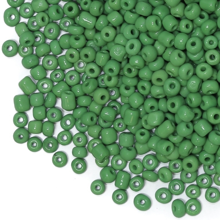 GLASS SEED BEADS - BALL 4mm - OPAQUE - GREEN 47 - 50g Hole-1.0mm