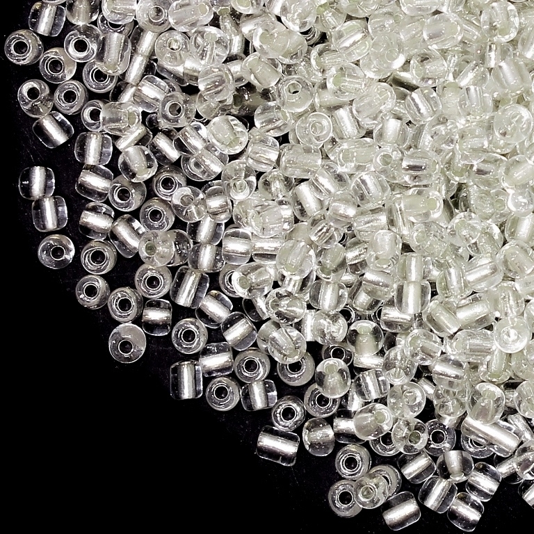 GLASS SEED BEADS - BALL 4mm - SILVER LINED - WHITE 21 - 50g Hole-1.5mm