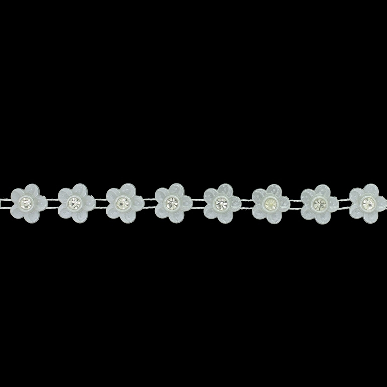 PLASTIC BEADED TRIM GARLAND - FLOWER 03 WITH CRYSTAL - 12x5mm WHITE - ROLL 10yards(9m)