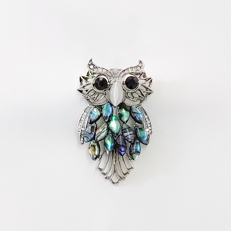 JEWELRY - BROOCH - MOTHER OF PEARL ROYAL AND CRYSTALS - OWL 02 - 4x6cm NICKEL - 1pc.