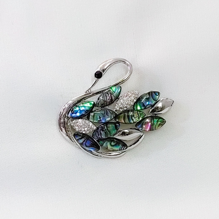 JEWELRY - BROOCH - MOTHER OF PEARL ROYAL AND CRYSTALS - SWAN 03 - 6.5x5cm NICKEL - 1pc.