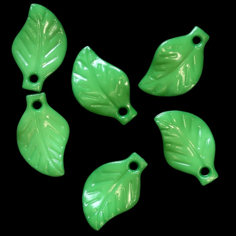 OPAQUE PLASTIC BEADS - PENDANT LEAF 01 - 12x20x2mm GREEN (DARK) С24 - 50g Hole-2.0mm (170pcs.)