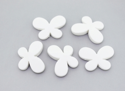 OPAQUE PLASTIC BEADS - BUTTERFLY 01 - SMOOTH - 21x29x6mm WHITE С01 - PACKAGE 500g Hole-3.0mm (250pcs.)