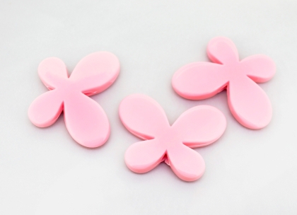 OPAQUE PLASTIC BEADS - BUTTERFLY 01 SMOOTH - 33x46x8mm PINK (LIGHT) 03 ВА05 - PACKAGE 500g Hole-3.5mm (69pcs.)