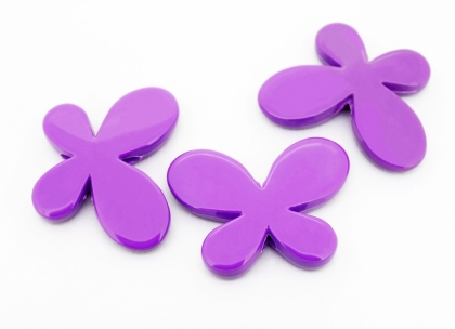 OPAQUE PLASTIC BEADS - BUTTERFLY 01 SMOOTH - 33x46x8mm PURPLE (DARK) 05 ВА50 - PACKAGE 500g Hole-3.5mm (69pcs.)