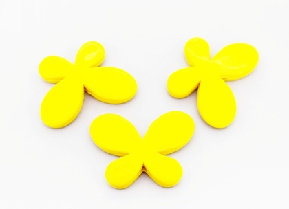 OPAQUE PLASTIC BEADS - BUTTERFLY 01 SMOOTH - 33x46x8mm YELLOW (DARK) ВА67 - PACKAGE 500g Hole-3.5mm (69pcs.)