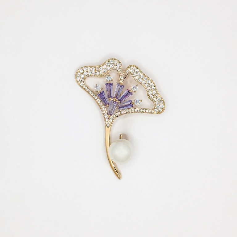 JEWELRY - BROOCH - ZIRCON - GINKGO BILOBA В107 - 3.7x4.8cm GOLD WITH PURPLE AND WHITE - 1pc.