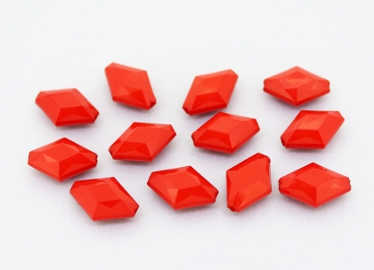 OPAQUE PLASTIC BEADS - DIAMOND FACETED - 16x11x6mm RED С07 - 50g Hole-1.5mm (90pcs.)