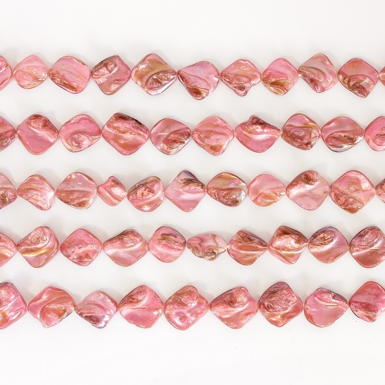 MOTHER OF PEARL BEADS - IRREGULAR TILE - 20x20mm PINK 72 - PACKAGE (5x21pcs.)  Hole-1.0mm