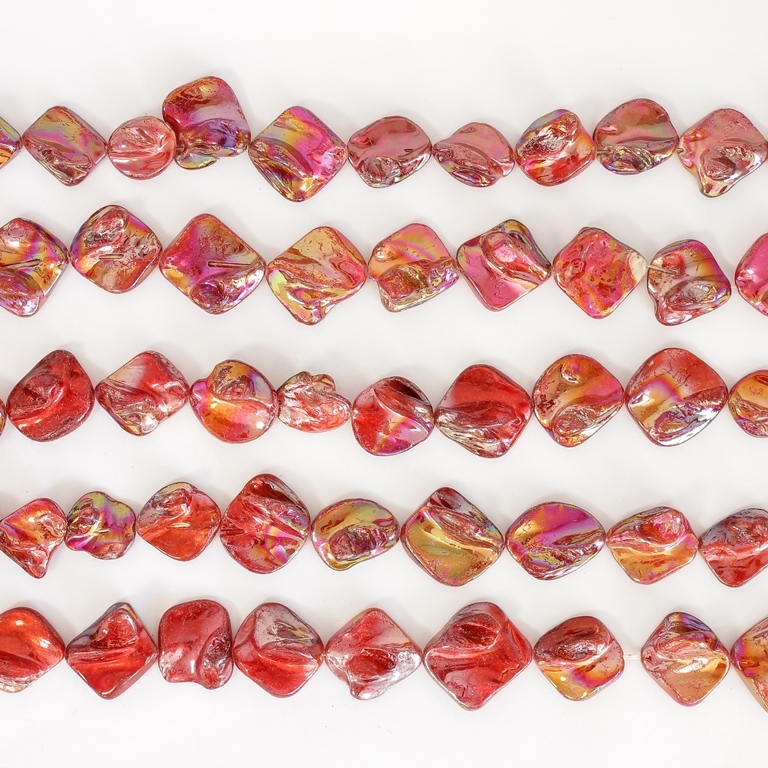 MOTHER OF PEARL BEADS - IRREGULAR TILE - 20x20mm RED (DARK) АВ 76 - PACKAGE (5x21pcs.)  Hole-1.0mm