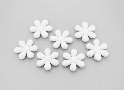 OPAQUE PLASTIC BEADS - FLOWER 05 - 24x5.5mm WHITE С01 - PACKAGE 500g Hole-1.8mm (330pcs.)