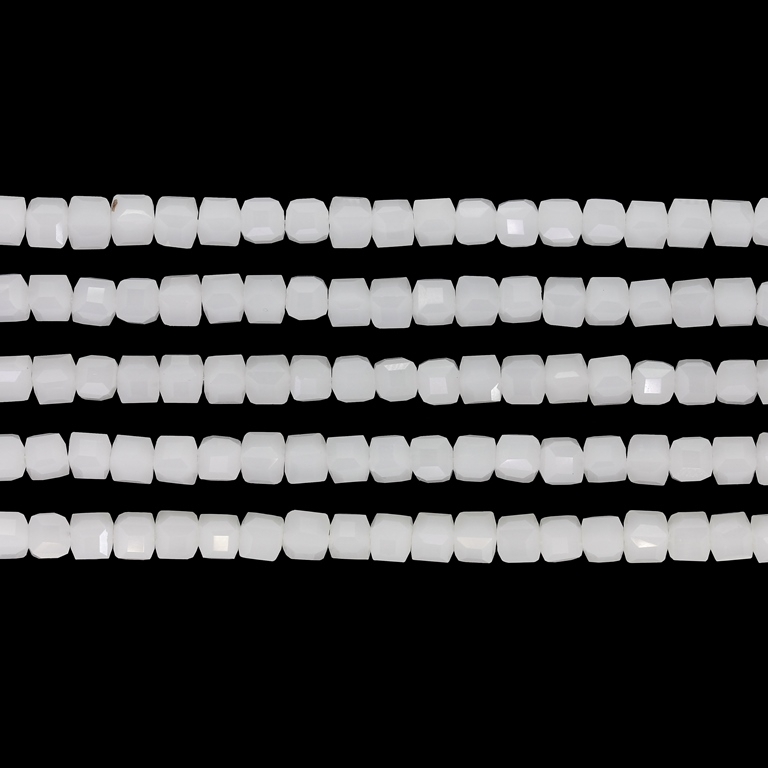 СТЪКЛЕНИ МЪНИСТА - КРИСТАЛИ - КУБ 4х4мм - МЛЕЧНИ - БЯЛО 037 - НАНИЗ (98 бр.) Отвор-1.2мм