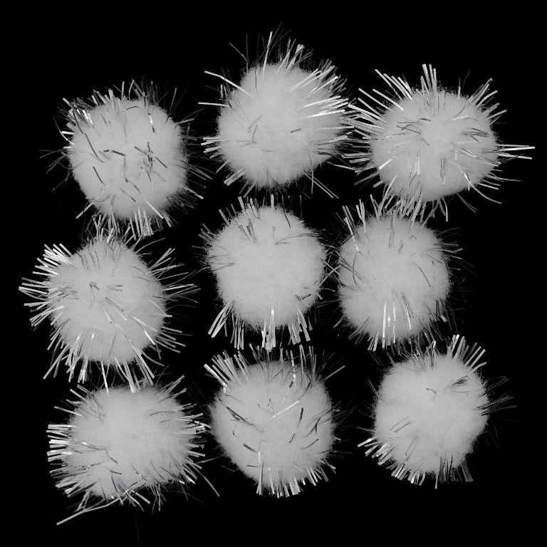 ТЕКСТИЛНИ МЪНИСТА - ПОМПОН ПОЛИЕСТЕРЕН С ЛАМЕ - 18мм БЯЛО 31 - ПАКЕТ 200 бр.