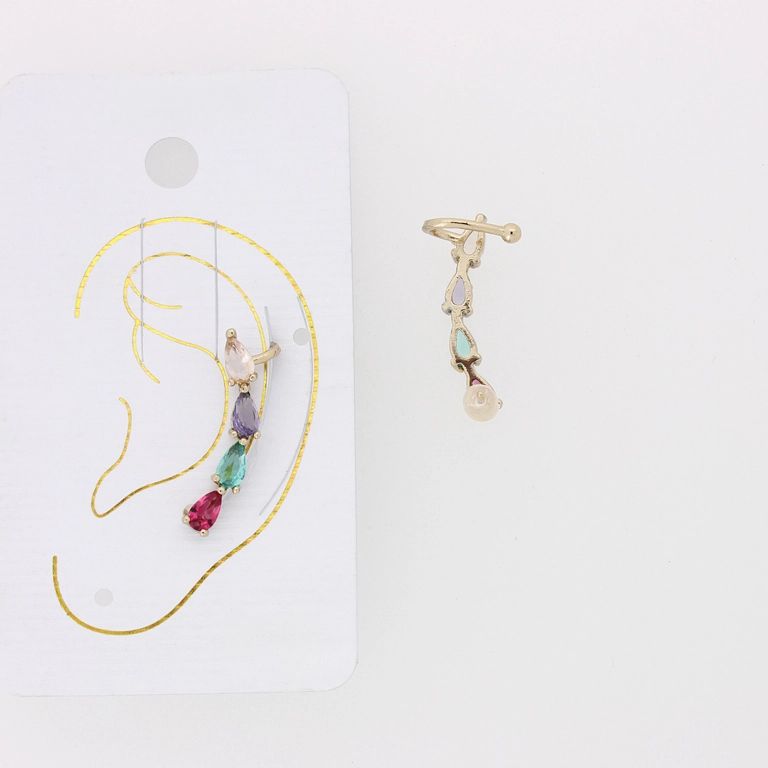 БИЖУТЕРИЯ - ОБЕЦА ПО УХОТО - ЛЯВА - ЦИРКОН Е886 - ЗЛАТИСТО-МИКС - 1 бр.