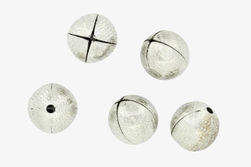 METAL BEADS - BALL WITH CUTS - 14 MM NICKEL COLOR - 8pcs. Hole:2.0mm