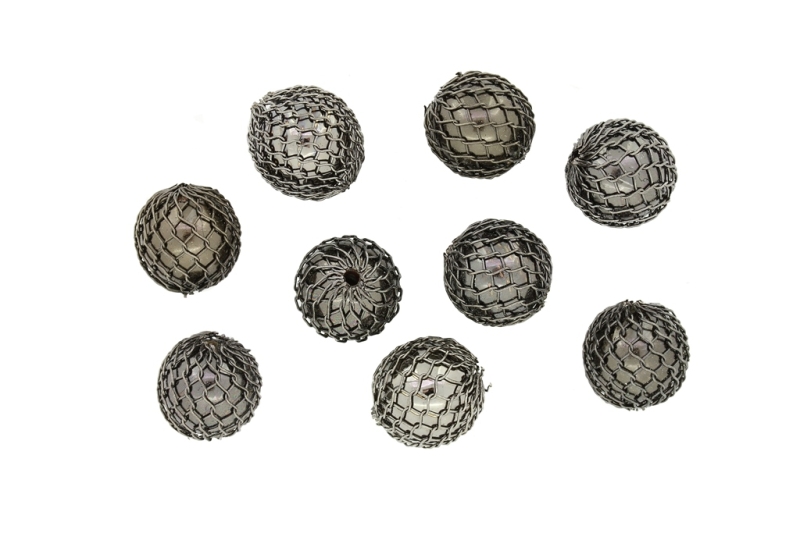 METAL BEADS - WIRE YARN - BRASS MESH WRAPPING WITH WHITE PLASTIC BEADS  - 12 MM OXIDIZED - 50pcs. Hole:2.0mm