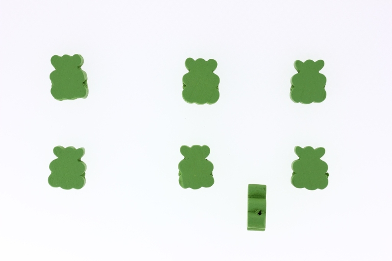 WOODEN FIGURES - 04 BEAR 03 - 13x16x6mm GREEN - PACKAGE 200pcs. Hole-2.5mm