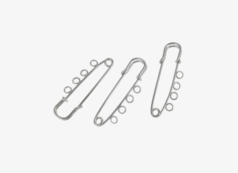 METAL ELEMENTS - LARGE SMALL SAFETY PIN WITH 4 HOLES - 50x17x5mm NICKEL COLOR - 50pcs. Hole:3.0mm