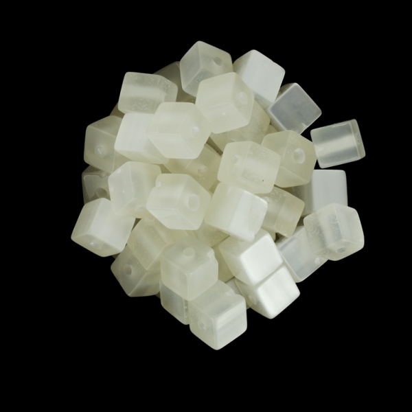 RESIN PLASTIC BEADS - CAT'S EYE - CUBE - 8x8mm WHITE - 500 pcs. Hole-2.0mm