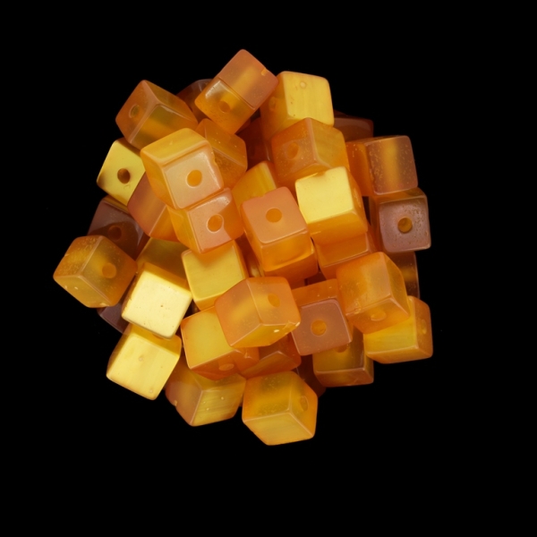 RESIN PLASTIC BEADS - CAT'S EYE - CUBE - 8x8mm ORANGE (LIGHT) - 500 pcs. Hole-2.0mm