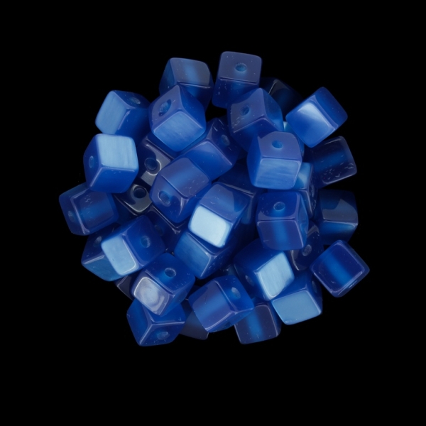 RESIN PLASTIC BEADS - CAT'S EYE - CUBE - 8x8mm BLUE - 500 pcs. Hole-2.0mm