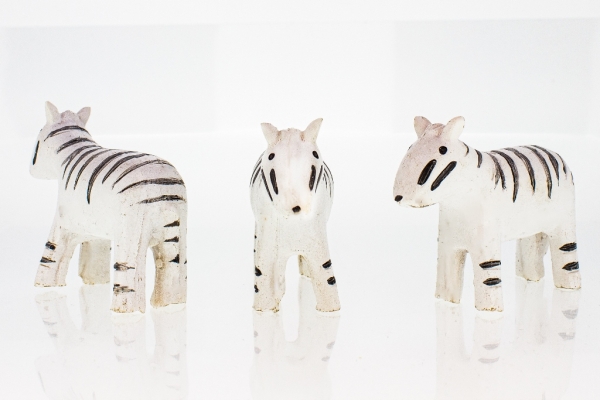 SOUVENIRS - POLYRESIN FIGURINES - ZEBRA 01 - 51x40x18mm WHITE AND BLACK - 20pcs.