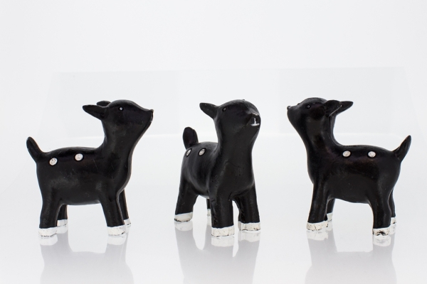 SOUVENIRS - POLYRESIN FIGURINES - DOE 01 - 48x48x18mm BLACK AND WHITE - 20pcs.