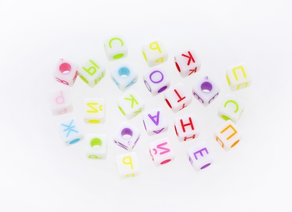 ACRYLIC BEADS - LETTERS - CYRILLIC CUBE - 7x7mm MIX (LIGHT) - PACKAGE 500g Hole-3.5mm (1970pcs.)