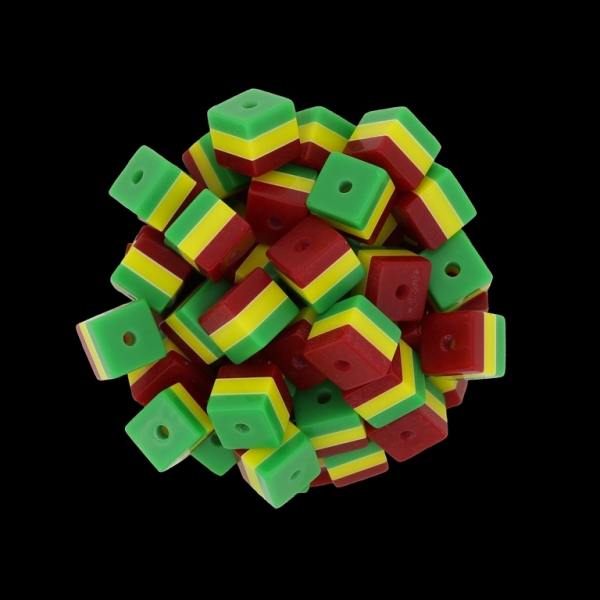 ПЛАСТМАСОВИ МЪНИСТА - РЕЗИН - КУБЧЕ РАЙЕ - 8х8мм БОРДО-ЖЪЛТО-ЗЕЛЕНО СВ. - 50 бр. Отвор-4.0мм