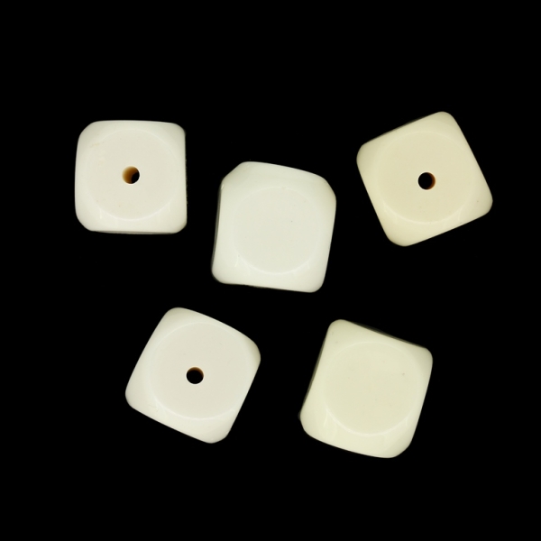 THICK PLASTIC BEADS - CUBE - MIXED SIZES - 16-18x16-18mm ECRU (LIGHT) - SECOND-RATE - 50g Hole-2.2mm (10pcs.)