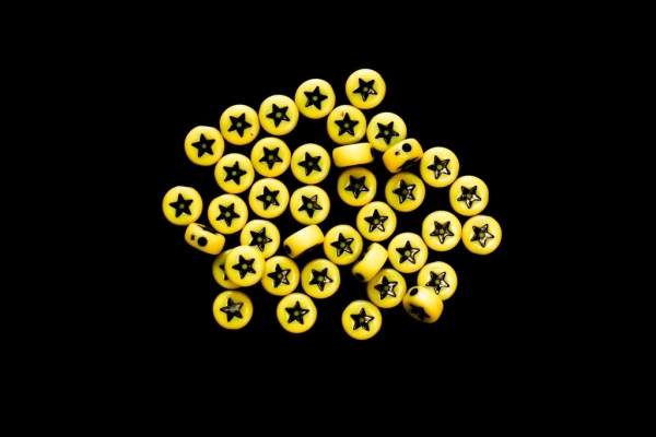 ACRYLIC BEADS - DISK STAR - 7x4mm YELLOW WITH BLACK - PACKAGE 500g Hole-1.7mm (3850pcs.)