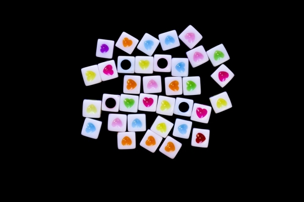 ACRYLIC BEADS - CUBE HEART - 7x7mm MIX (LIGHT) - PACKAGE 500g Hole-3.8mm (2200pcs.)