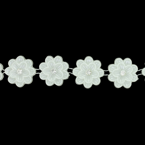 PLASTIC BEADED TRIM GARLAND - FLOWER 01 WITH CRYSTAL - 25x5mm ECRU (LIGHT) - ROLL 5yards(4.5m)