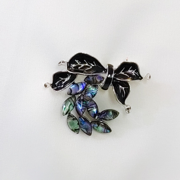 JEWELRY - BROOCH - MOTHER OF PEARL ROYAL WITH ENAMEL - LEAVES 01 - 6.5x4.5cm NICKEL - 1pc.