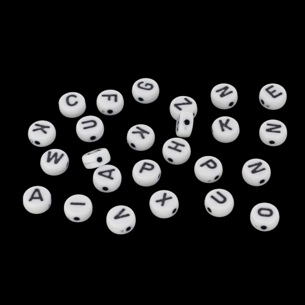 ПЛАСТМАСОВИ МЪНИСТА - БУКВИ - ДИСК - 7х4мм БЯЛО С ЧЕРНО - ПАКЕТ 500 гр. Отвор-1.6мм (3550 бр.)