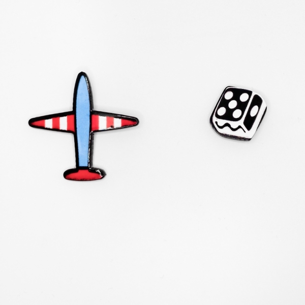 JEWELRY - BROOCH - PLASTIC - PLANE AND DICE B73 - NICKEL - PACKAGE (6sets)