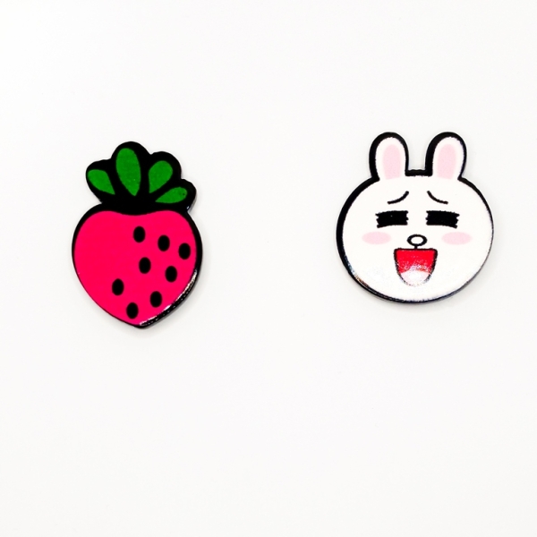 JEWELRY - BROOCH - PLASTIC - STRAWBERRY AND RABBIT B81 - NICKEL - 1set (2pcs.)