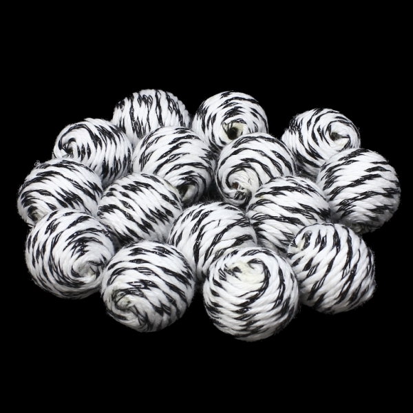 BALL WITH THREAD - COTTON AND POLYESTER MULTICOLORED - 18mm - WHITE AND BLACK - 5pcs. Hole-4.0mm