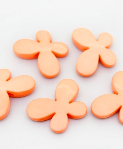 OPAQUE PLASTIC BEADS - BUTTERFLY 01 - SMOOTH - 21x29x6mm CORAL ORANGE С09 - PACKAGE 500g Hole-3.0mm (250pcs.)