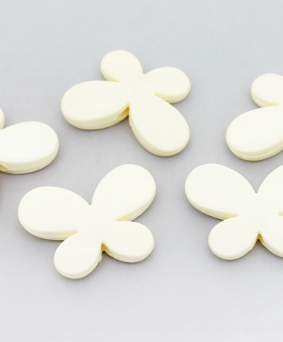 OPAQUE PLASTIC BEADS - BUTTERFLY 01 - SMOOTH - 21x29x6mm ECRU (LIGHT) С15 - PACKAGE 500g Hole-3.0mm (250pcs.)