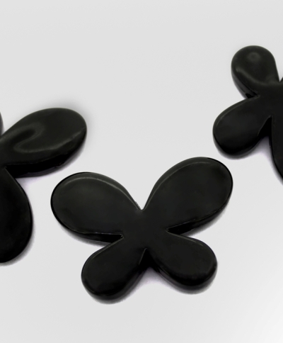 OPAQUE PLASTIC BEADS - BUTTERFLY 01 SMOOTH - 33x46x8mm BLACK ВА01 - PACKAGE 500g Hole-3.5mm (69pcs.)