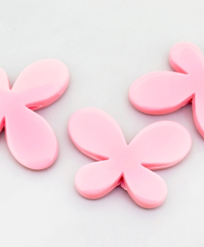 OPAQUE PLASTIC BEADS - BUTTERFLY 01 SMOOTH - 33x46x8mm PINK (LIGHT) 03 ВА05 - PACKAGE 500g Hole-3.5mm (69pcs.)