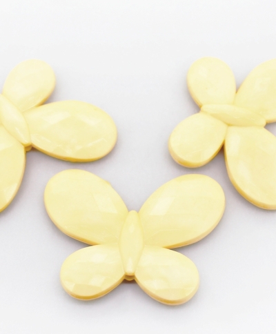 OPAQUE PLASTIC BEADS - BUTTERFLY 03 FACETED - 35x46x7mm ECRU С16 - PACKAGE 500g Hole-2.5mm (90pcs.)