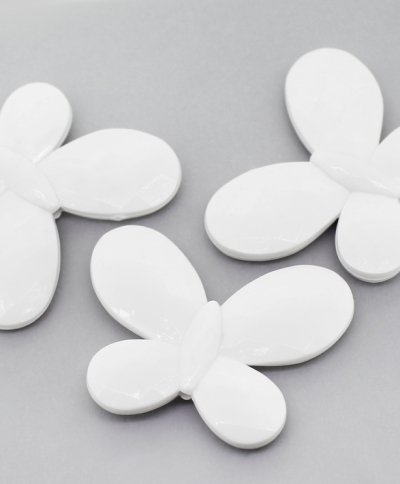 OPAQUE PLASTIC BEADS - BUTTERFLY 03 FACETED - 35x46x7mm WHITE С01 - PACKAGE 500g Hole-2.5mm (90pcs.)